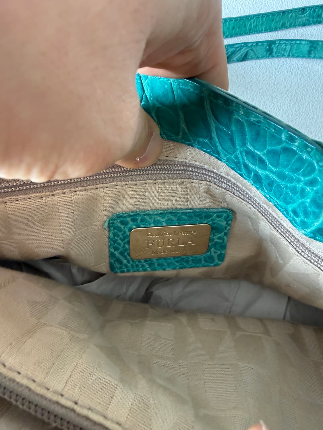 훌라(FURLA) 크로커 엠보 토트백(크로스 가능) 상품이미지10