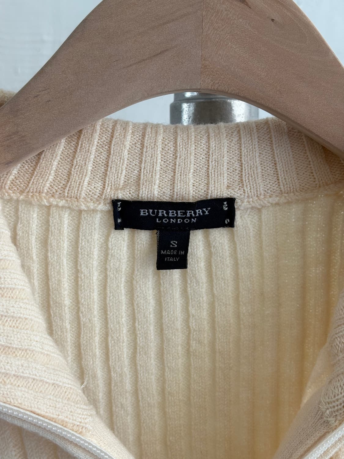 Burberry 버버리 아이보리 노바체크 패치 니트 집업 상품이미지4