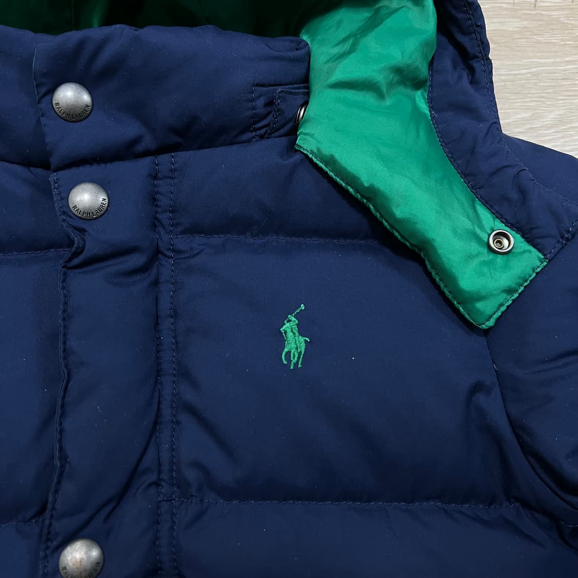 폴로 랄프로렌 키즈 덕다운 스몰포니 후드 패딩 점퍼 [네이비] 5세 상품이미지4