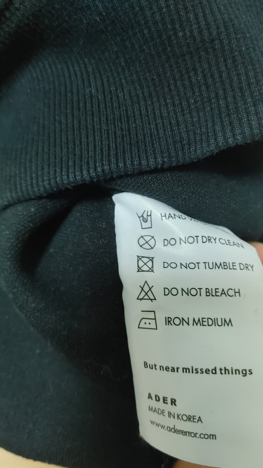 아더에러 20FW 테이핑 로고 후드티 상품이미지5