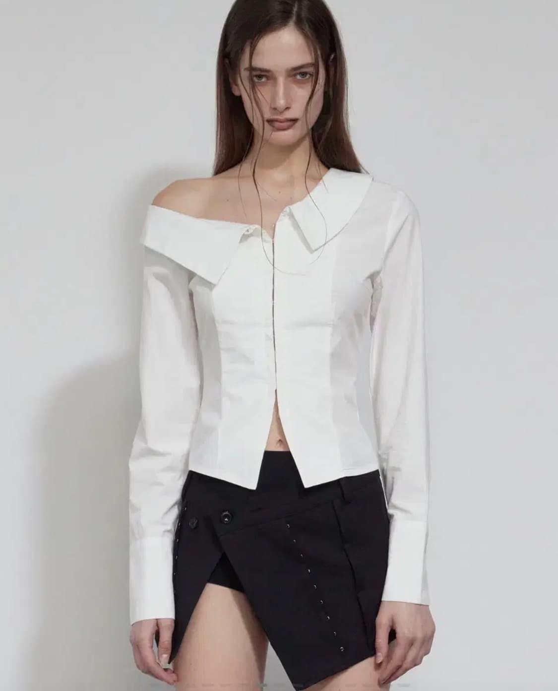 보헴서 ONE SHOULDER SLIM-FIT SHIRT, IVORY 상품이미지1