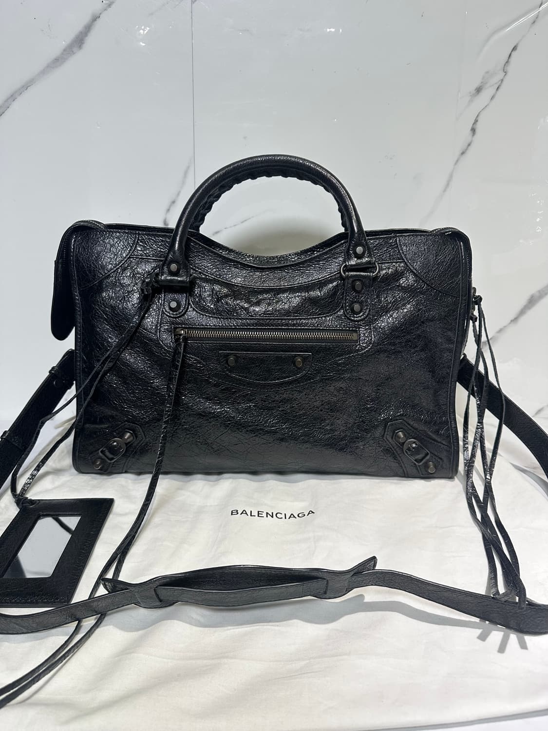 [SA급 정품] 발렌시아가 시티 모터백 미디움 블랙 상품이미지1