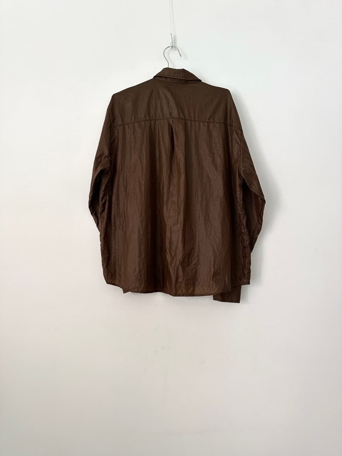 Crispy glossy shirt / brown 상품이미지4