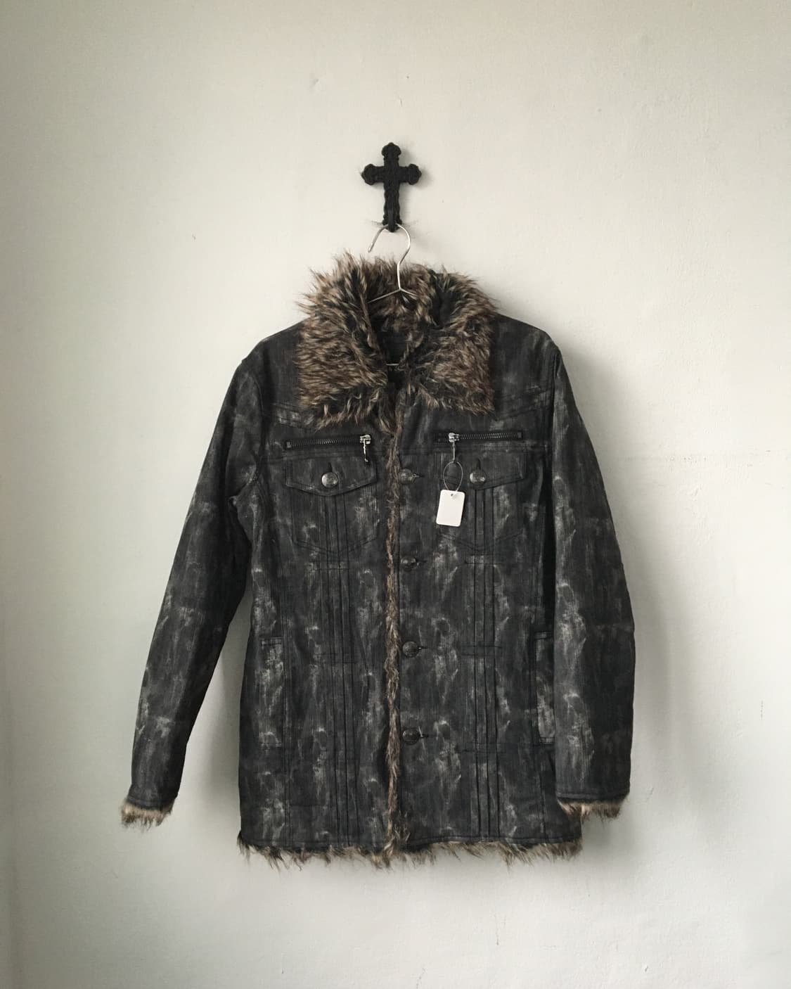 In the attic dyed fake fur mustang 상품이미지2