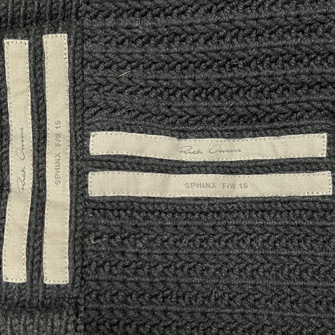 릭오웬스 15FW "SPHINX" 울 터틀넥 비대칭 스웨터 블랙 상품이미지8