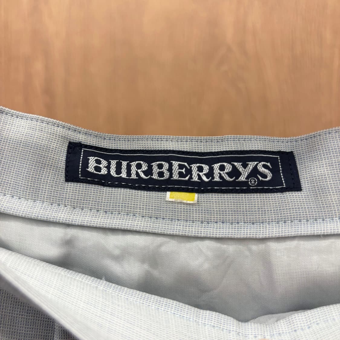 버버리 울 미디 스커트 세미 플레어 실루엣 프론트 플리츠 디테일 민트 상품이미지6