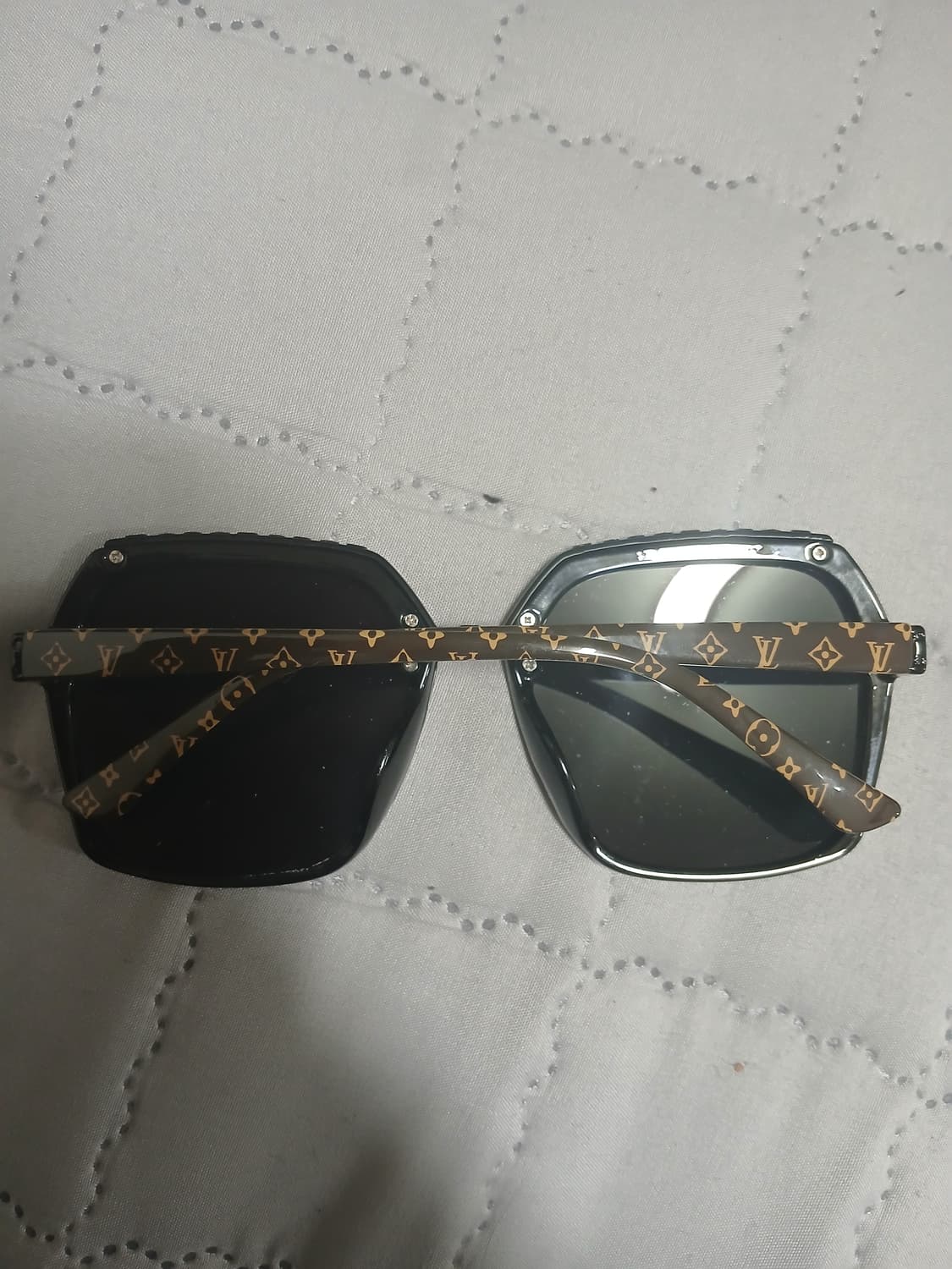 루이비통 선글라스 30만원팝니다 네고가능 상품이미지8