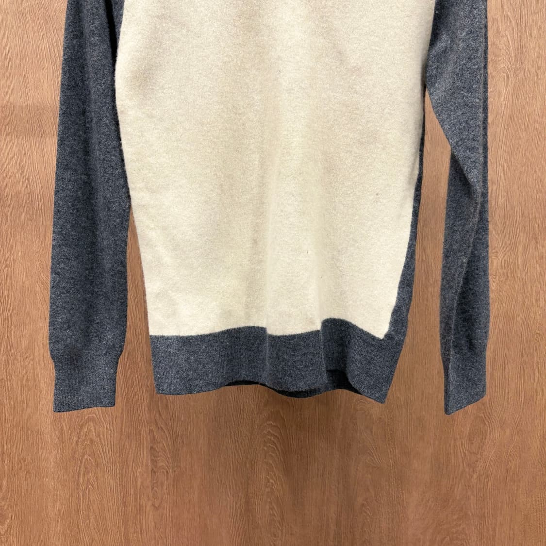 폴스미스 라운드넥 램스울 긴팔 니트 컬러블록 배색 디테일 아이보리 차콜 상품이미지5