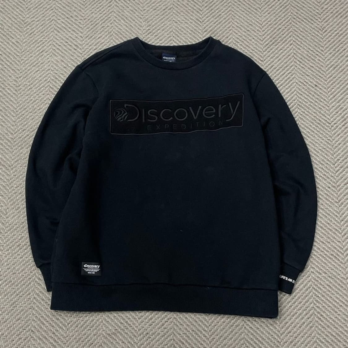 디스커버리 자수 맨투맨 v0064 상품이미지1