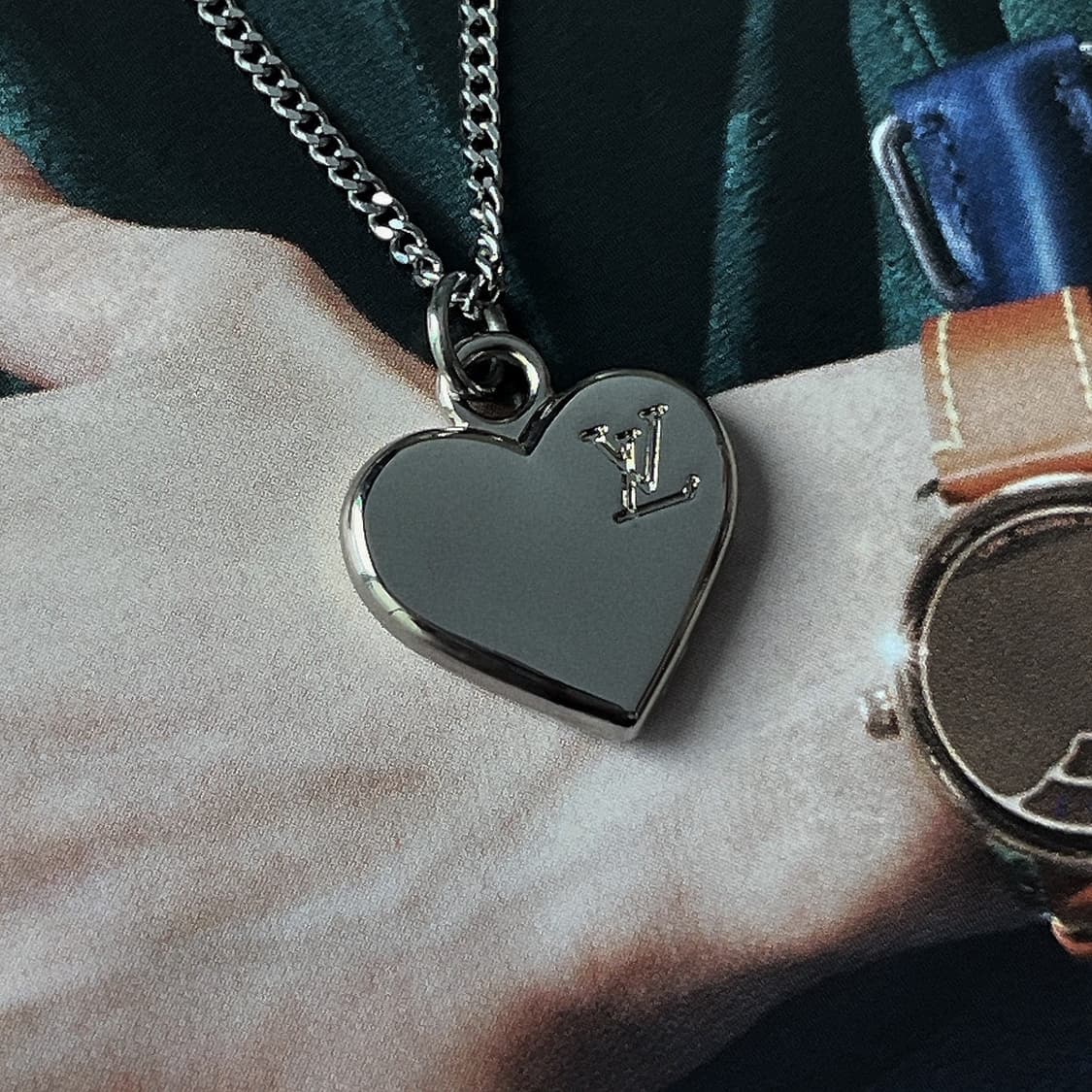 루이비통 LV 실버 하트 목걸이 상품이미지4
