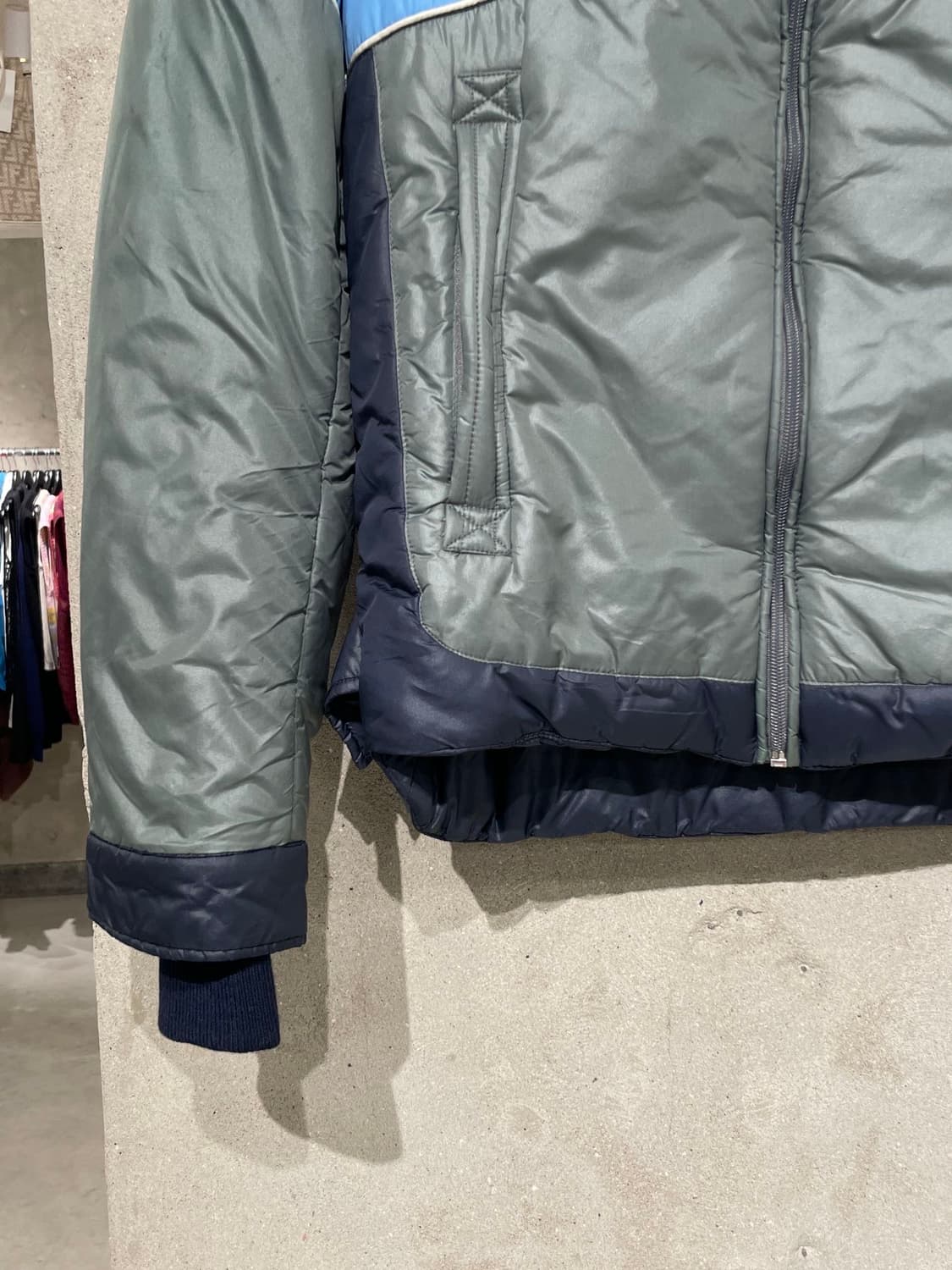 돌체 앤 가바나 00s 엠블럼 패치 푸퍼 자켓 상품이미지4