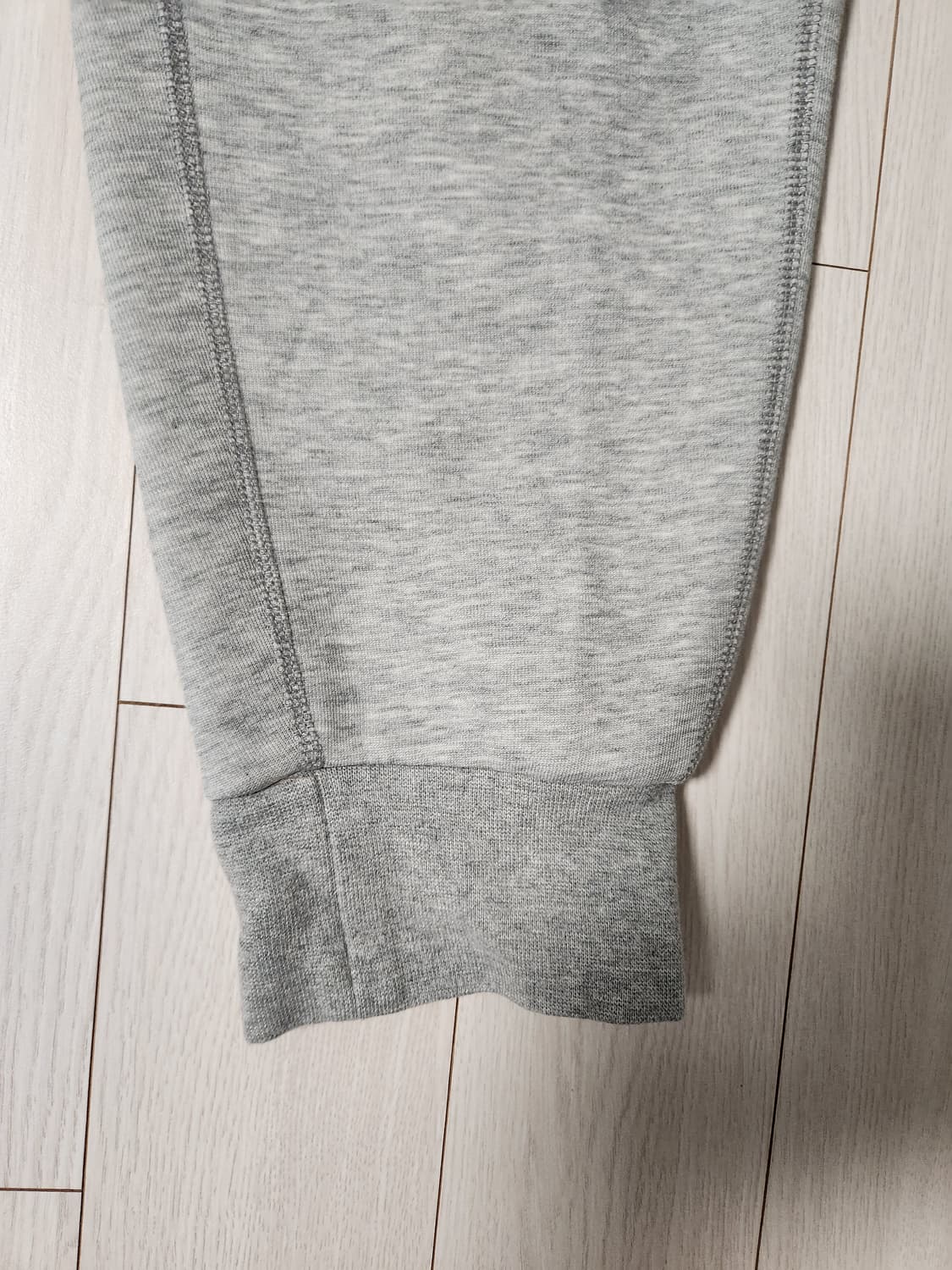 나이키 스포츠웨어 테크 플리스 조거팬츠 사이즈L 

오염 하자없이 깨끗해 상품이미지5