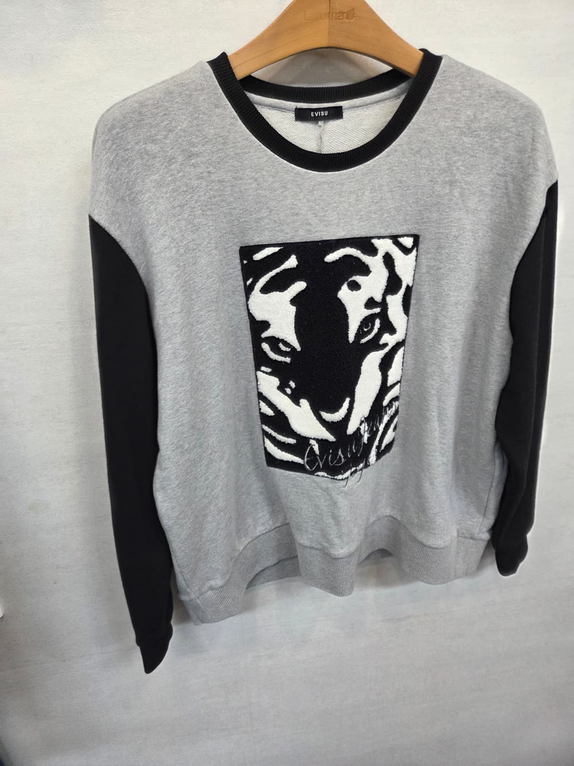 에비수 타이거 부클 로고 맨투맨 프리 상품이미지5