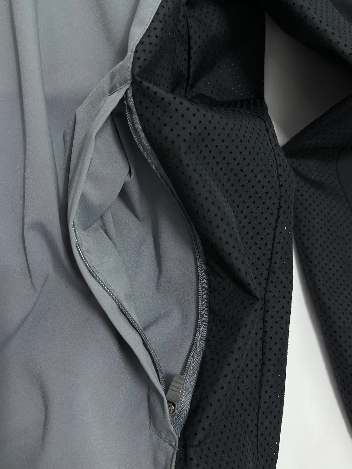 아디다스 00s 삼선 바람막이 블랙 그레이 상품이미지4