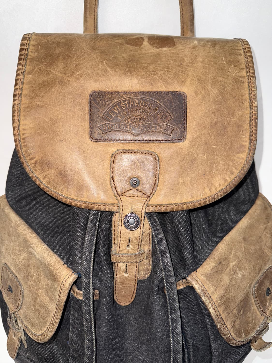 Levi’s black denim leather buckle 백팩 상품이미지3