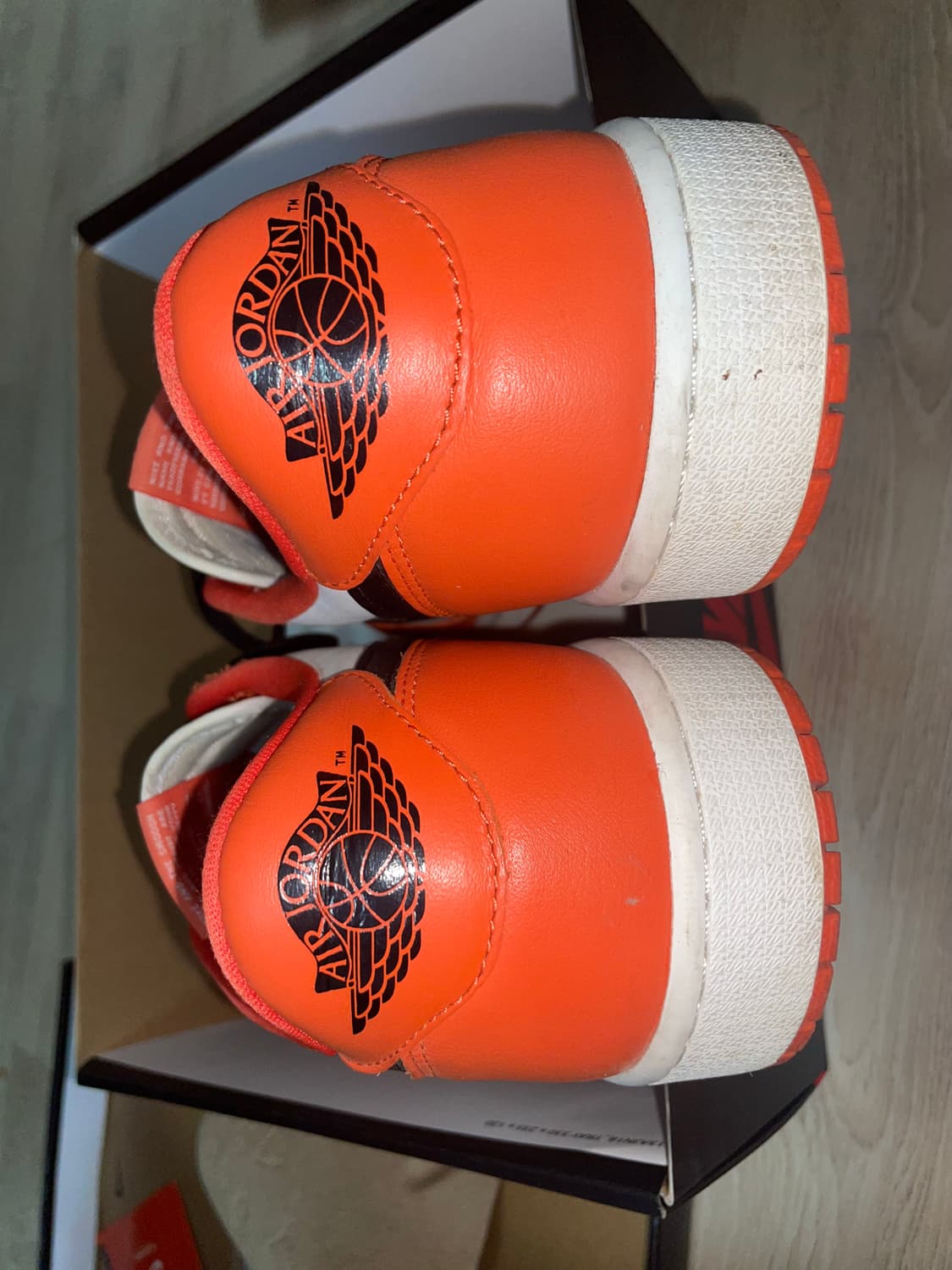 조던1 로우 OG 스타피쉬 300 상품이미지4