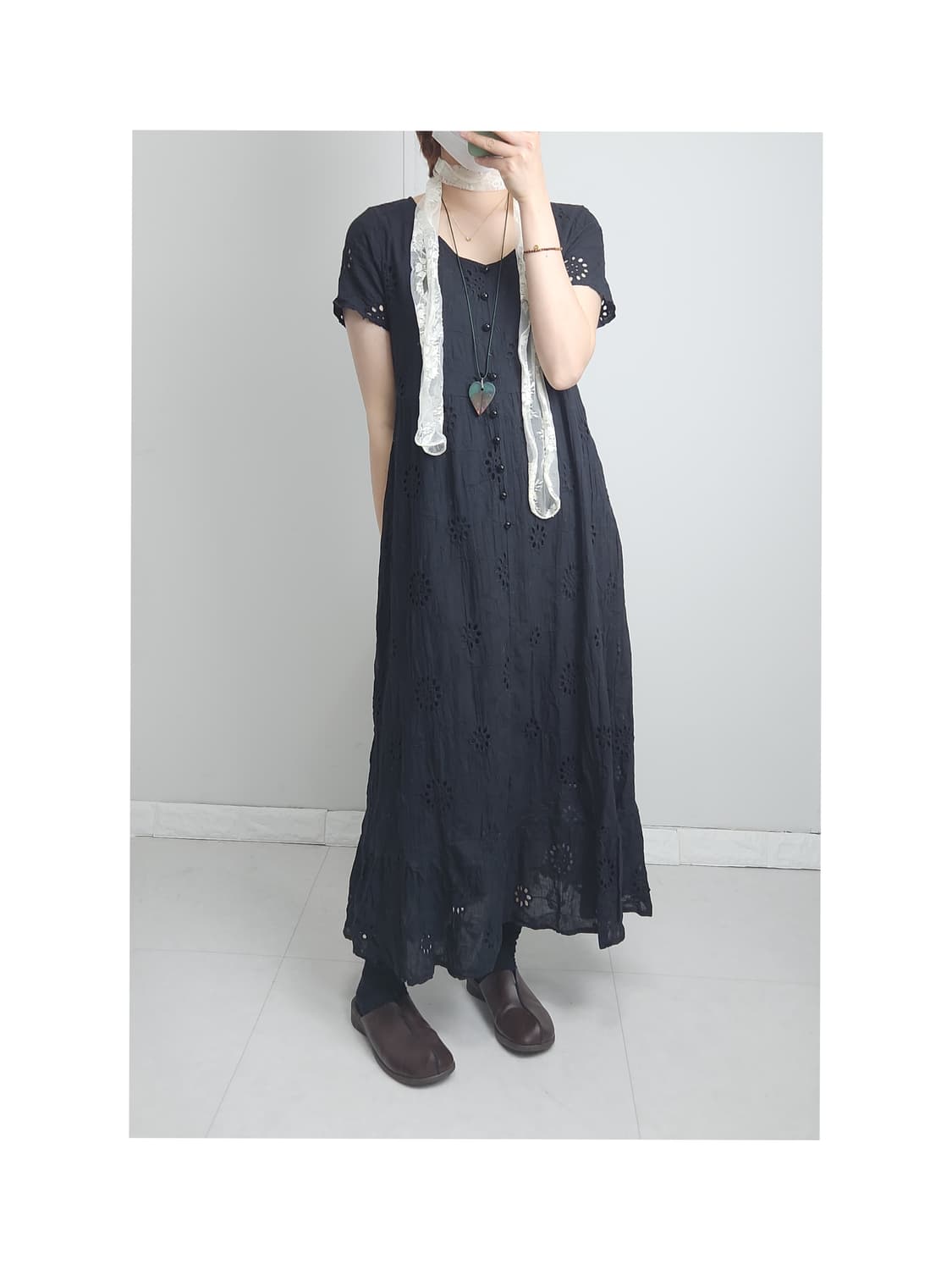 펀칭 자수 맥시 롱 원피스 상품이미지1