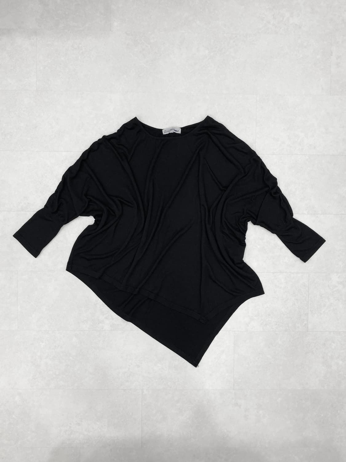 Asymmetric Dolman Sleeve  상품이미지1