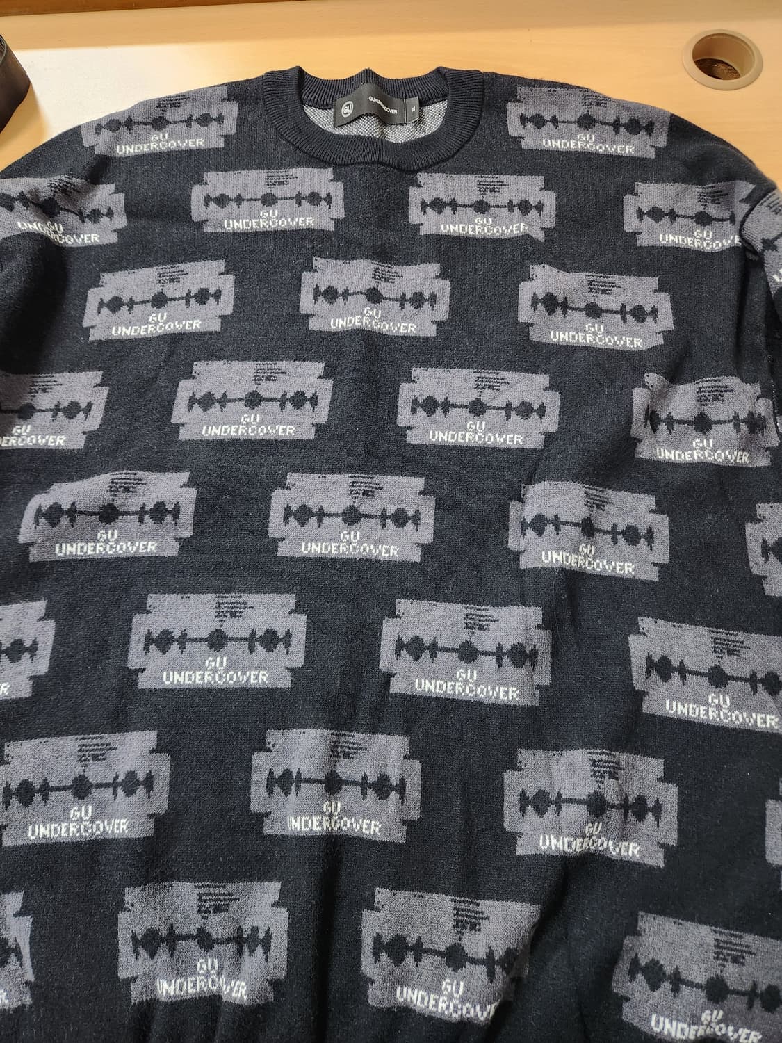 GU 언더커버 면도날 니트 상품이미지1