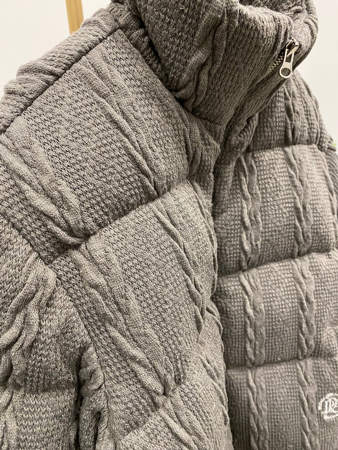 프렌다 니트패딩 그레이 상품이미지3