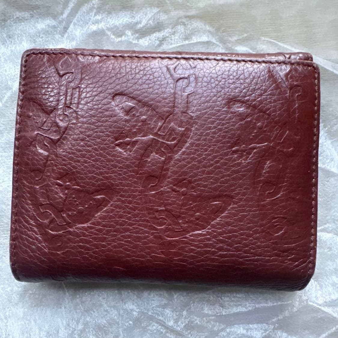 비비안 웨스트우드 ob엠보싱 패턴 레더 지갑 상품이미지2