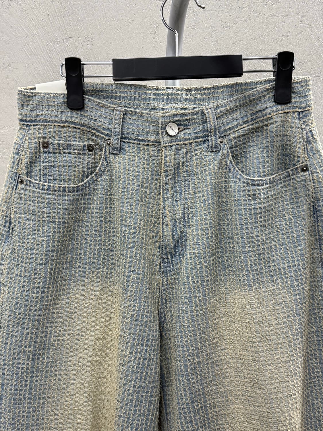 noirer 노이어 데미지 스트라이프 데님 팬츠 라이트블루 48 상품이미지3