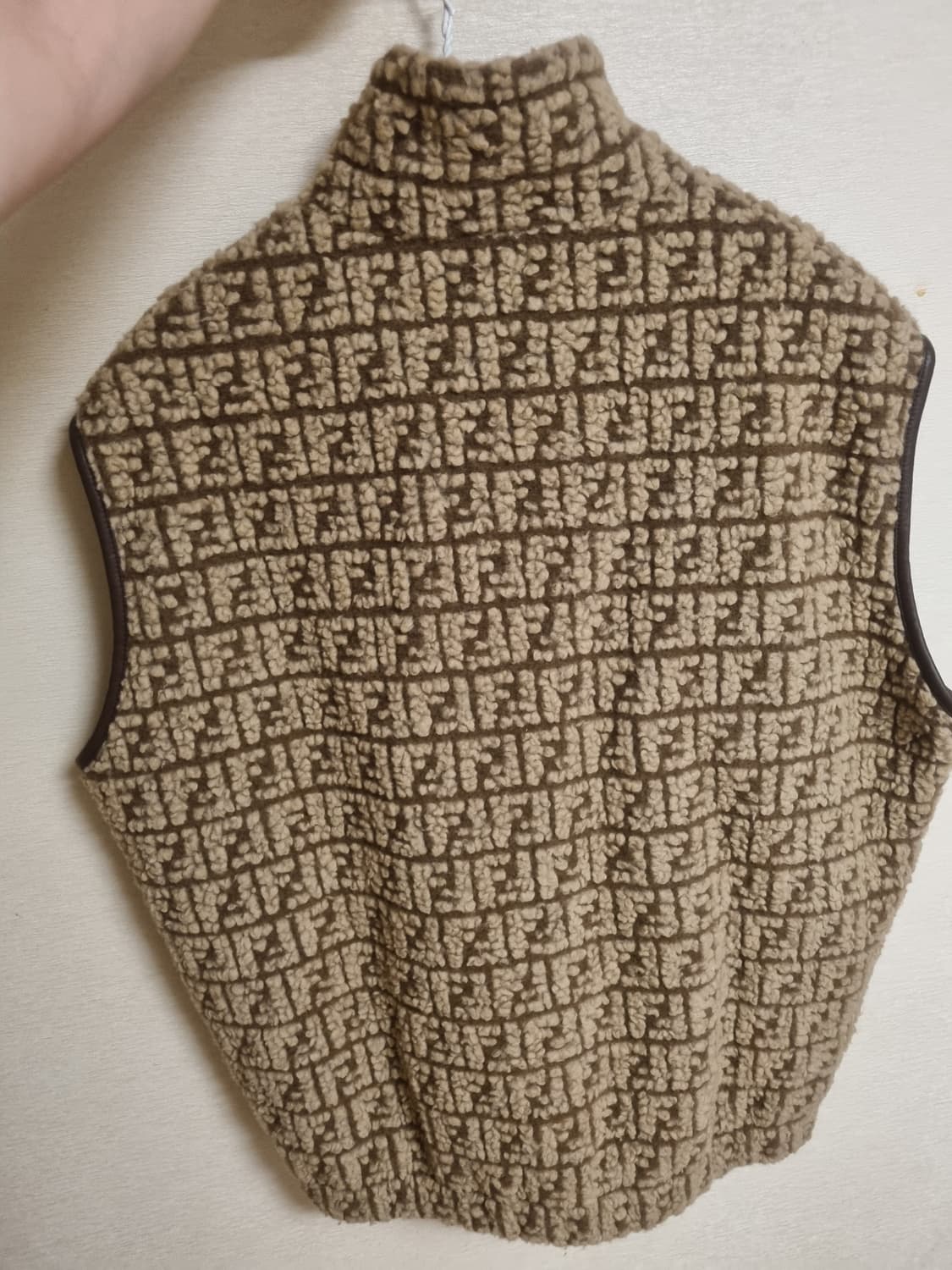 펜디 양가죽 조끼 52사이즈 상품이미지2