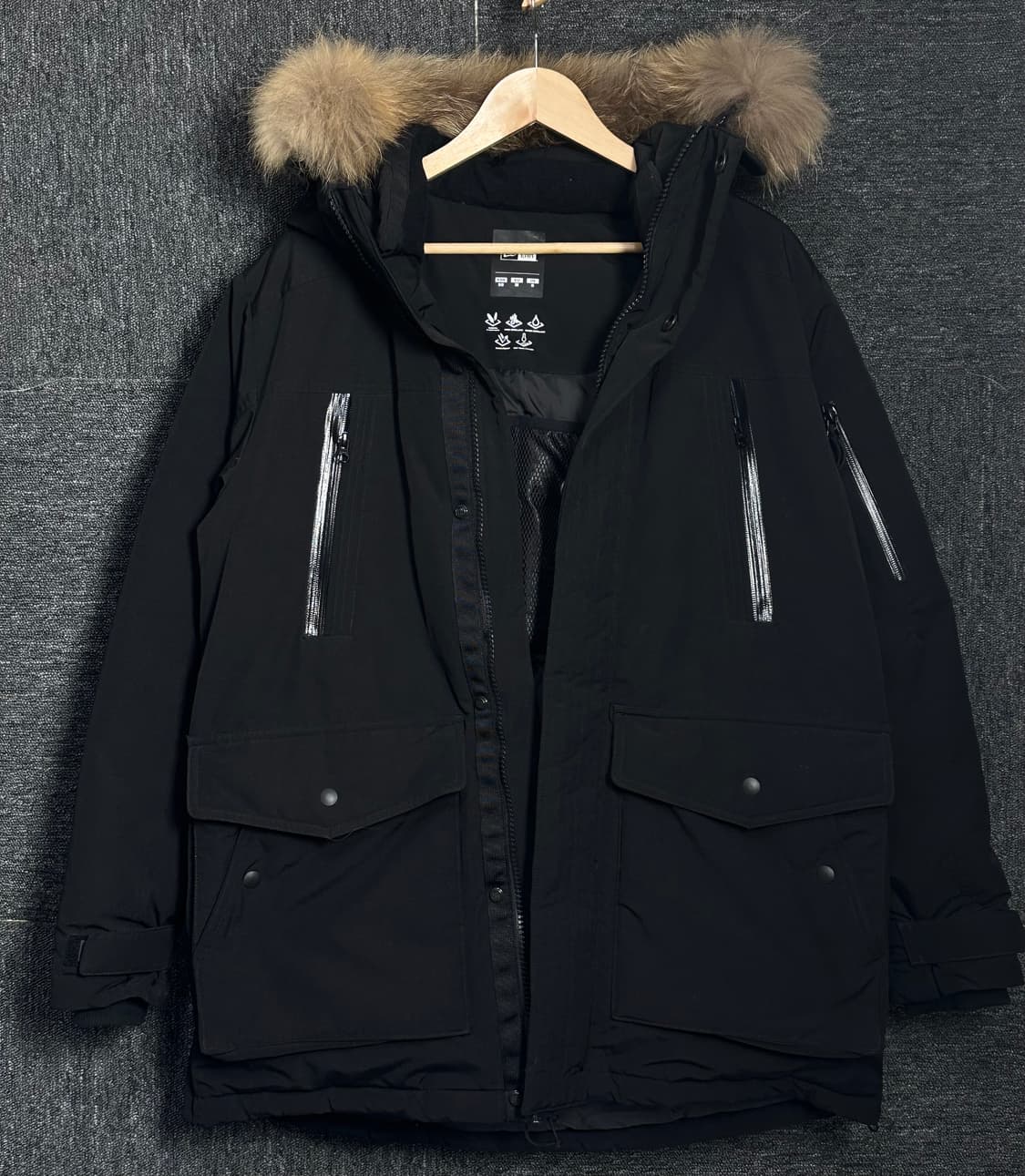 뉴에라 남성 패딩 95 블랙 상품이미지1