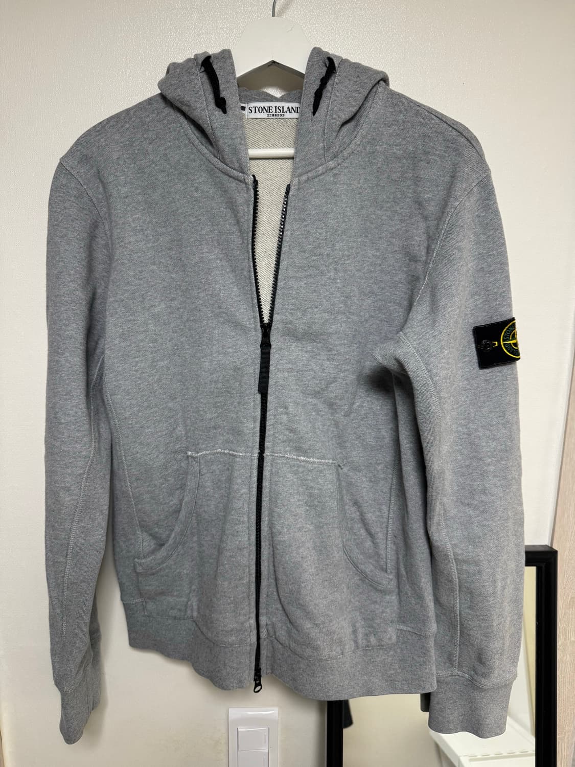 스톤아일랜드 후드집업 상품이미지2