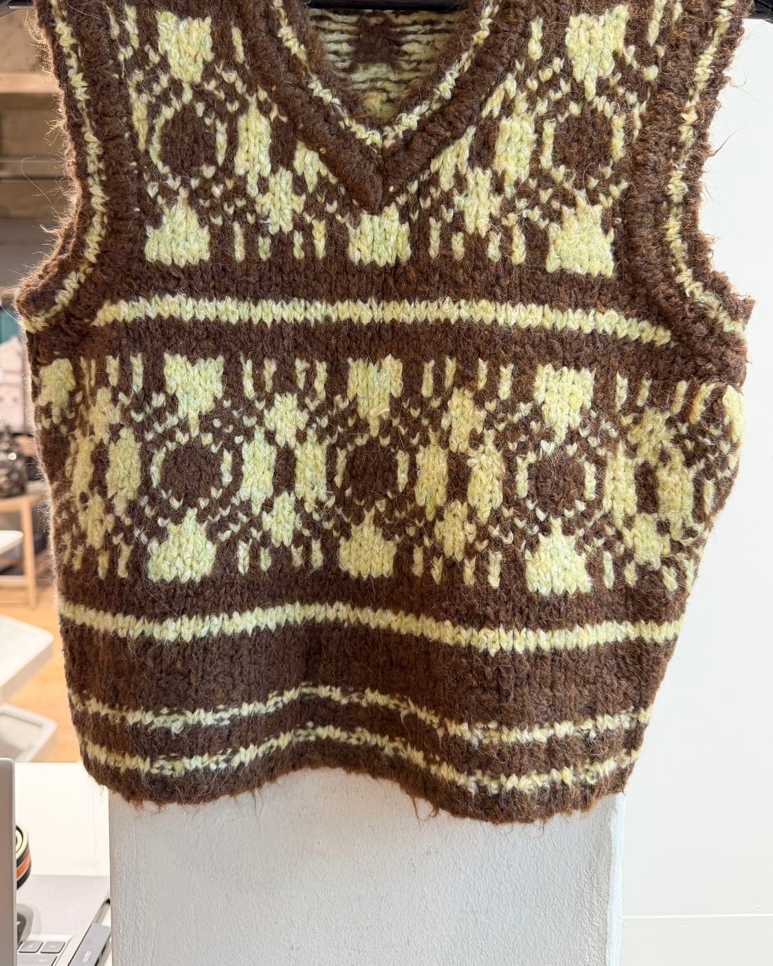 알렉사청 브라운 패턴 니트 베스트 상품이미지6
