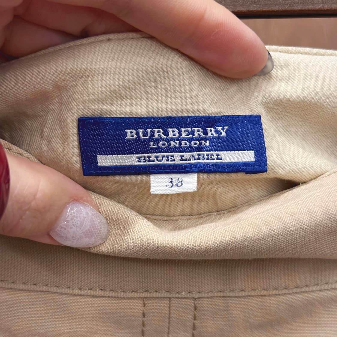 버버리 블루 라벨 미니 플레어 스커트 로고 자수 디테일 베이지 상품이미지7