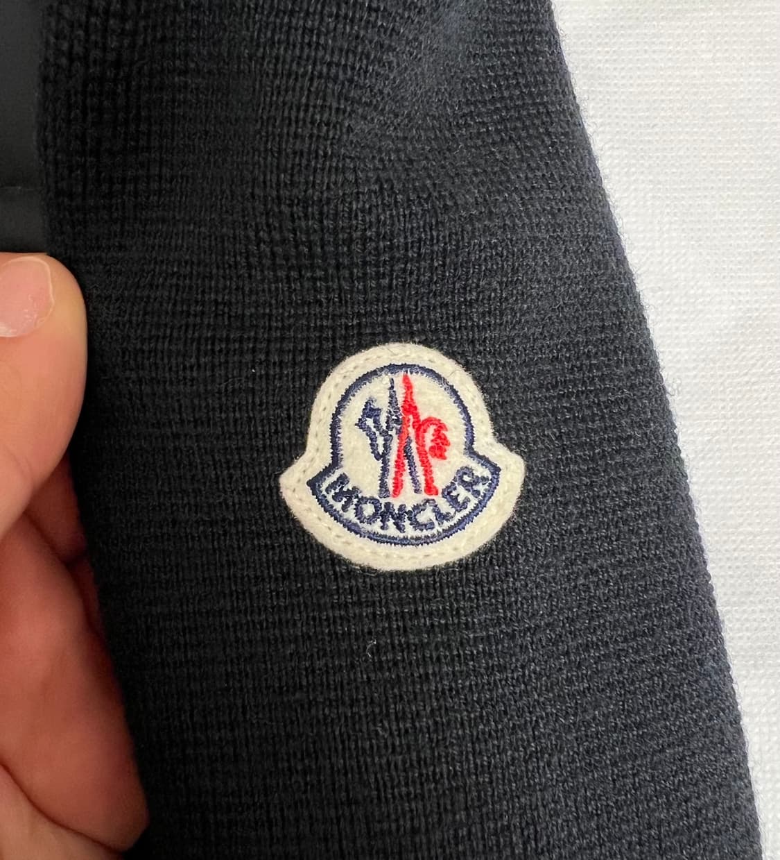 [블랙 L/새상품급] 몽클레어 김현우 니트패딩 트리곳 풀구성 상품이미지3