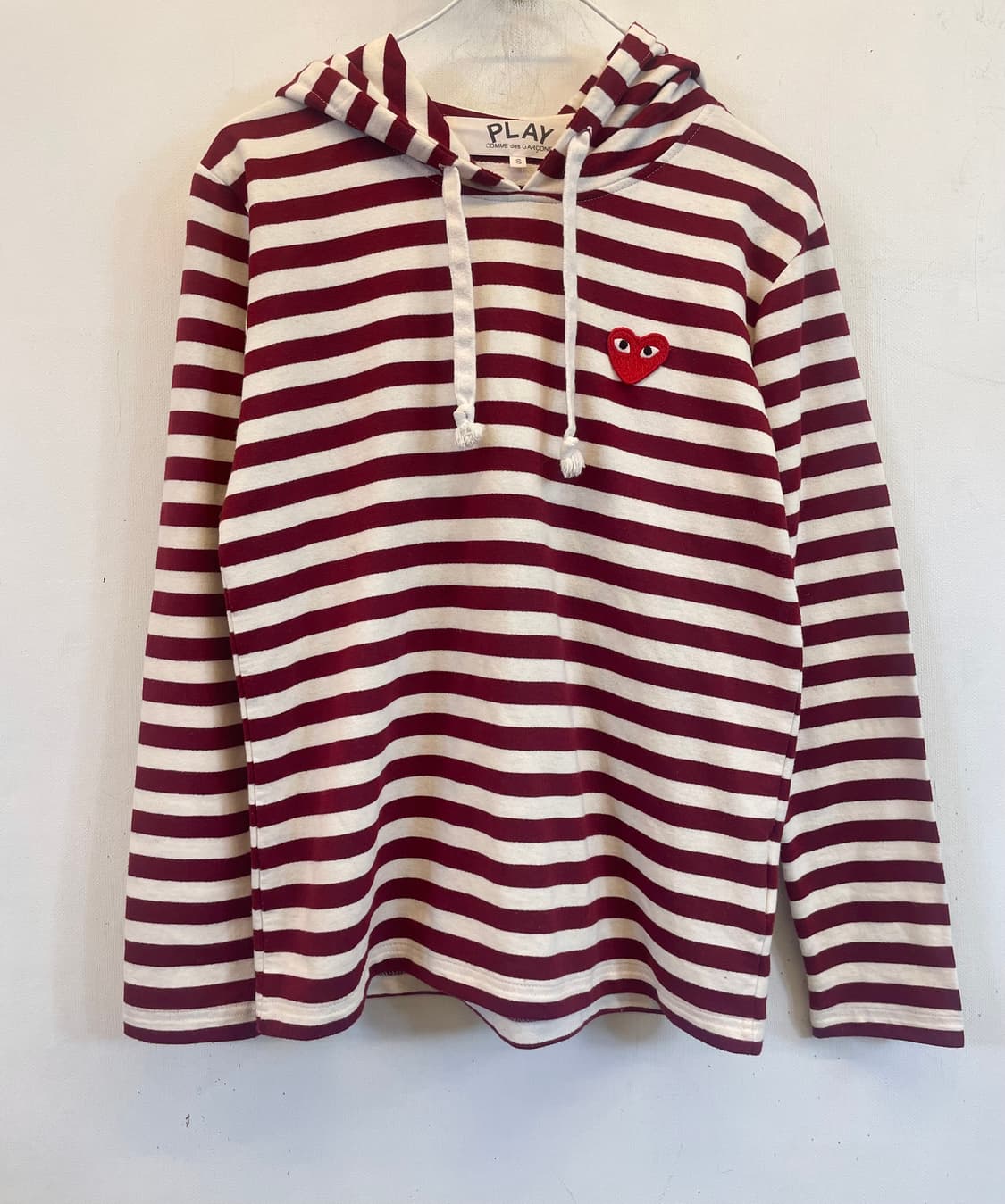 꼼데가르송 PLAY 스트라이프 롱슬리브 S:)단가라후드티S 긴팔면티셔츠 상품이미지1