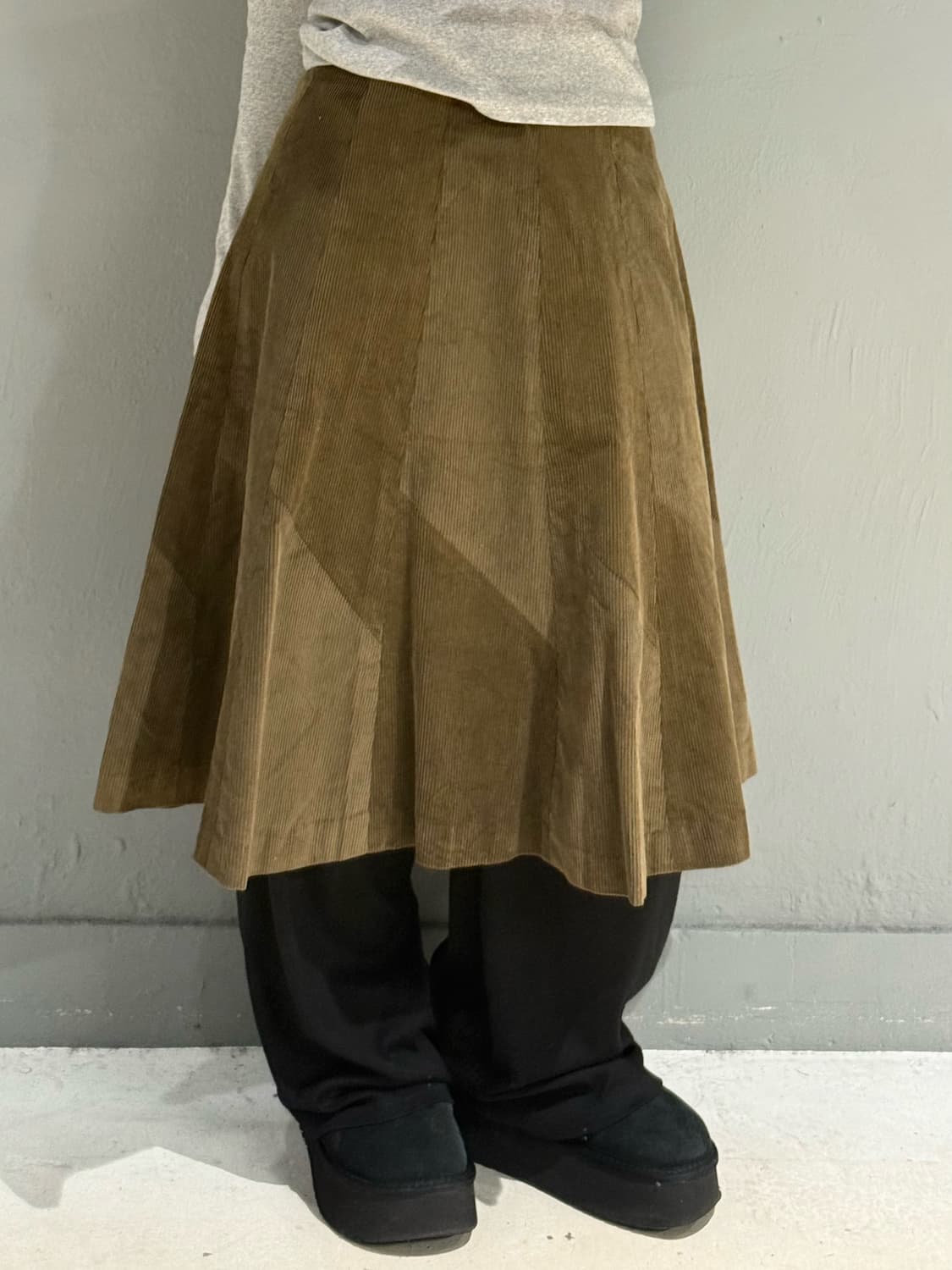 corduroy pattern detail midi skirt  상품이미지2