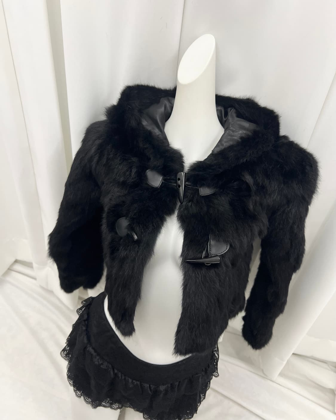 떡코 레빗퍼 크롭 자켓 상품이미지1