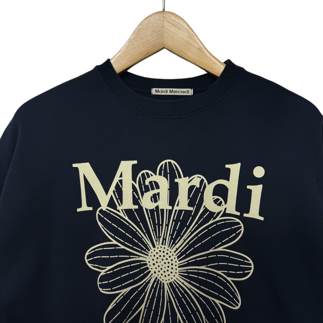 마르디메크리디 플라워 맨투맨 네이비 상품이미지2