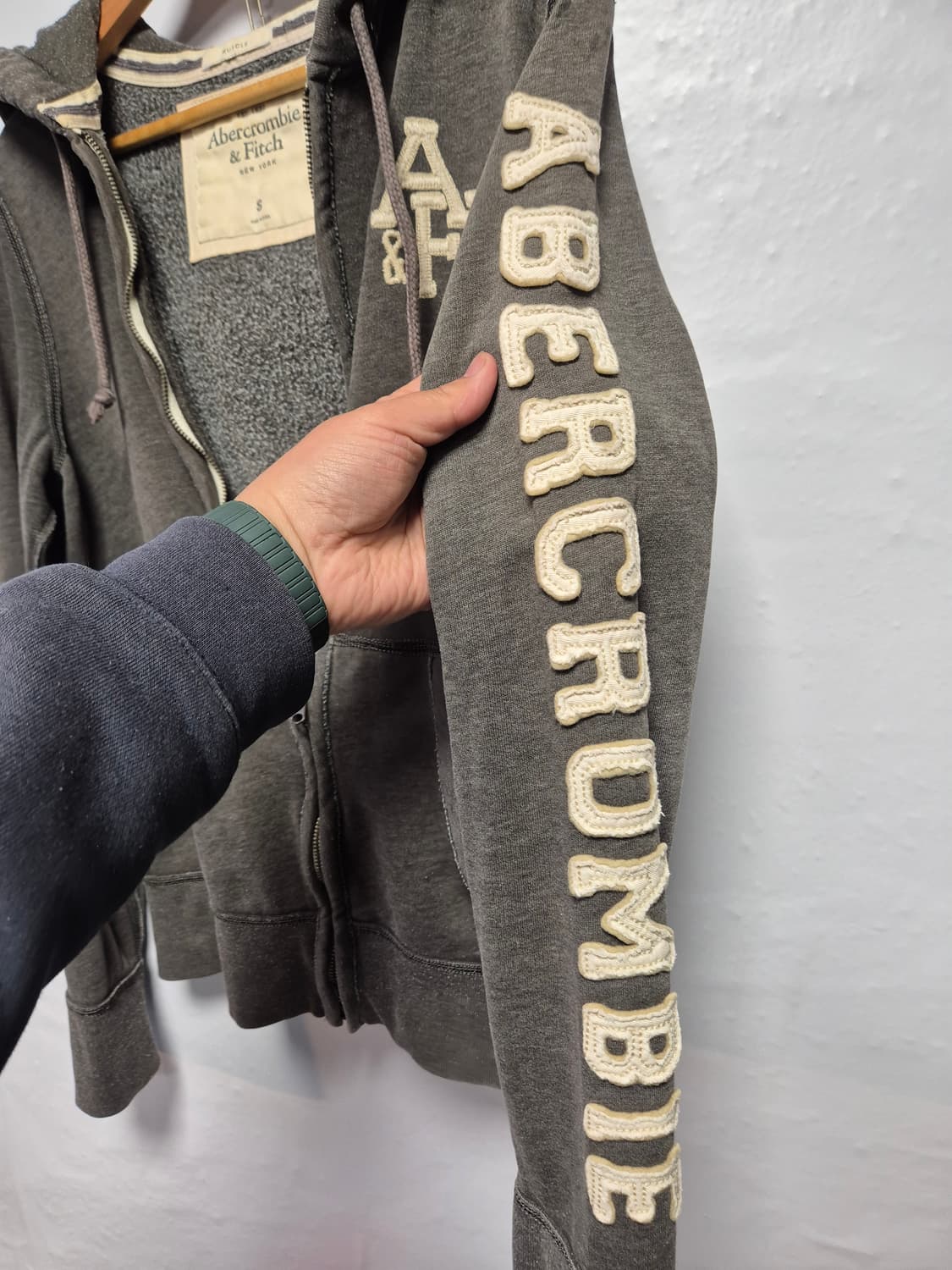 아베크롬비 Y2K 올드스쿨 그레이 후드집업 S사이즈 상품이미지4