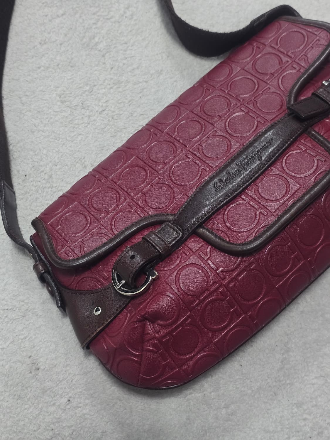 Ferragamo 페라가모 간치니 레더 숄더백 상품이미지3