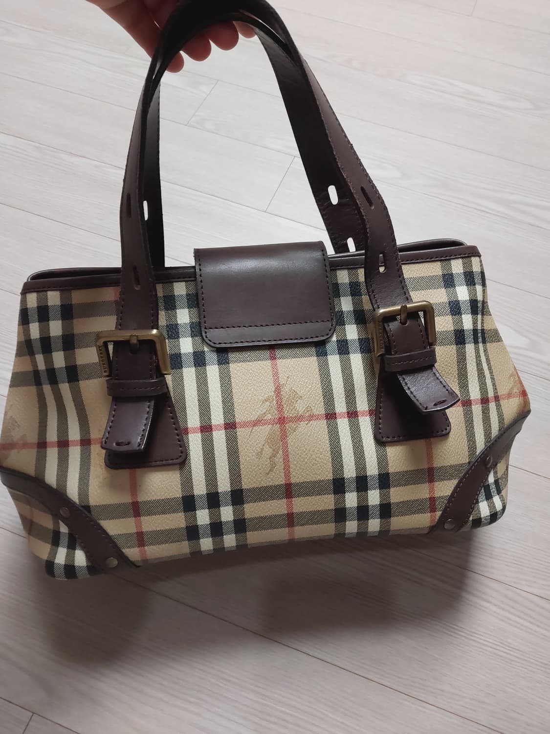 버버리 클래식 체크 토트백 상품이미지4