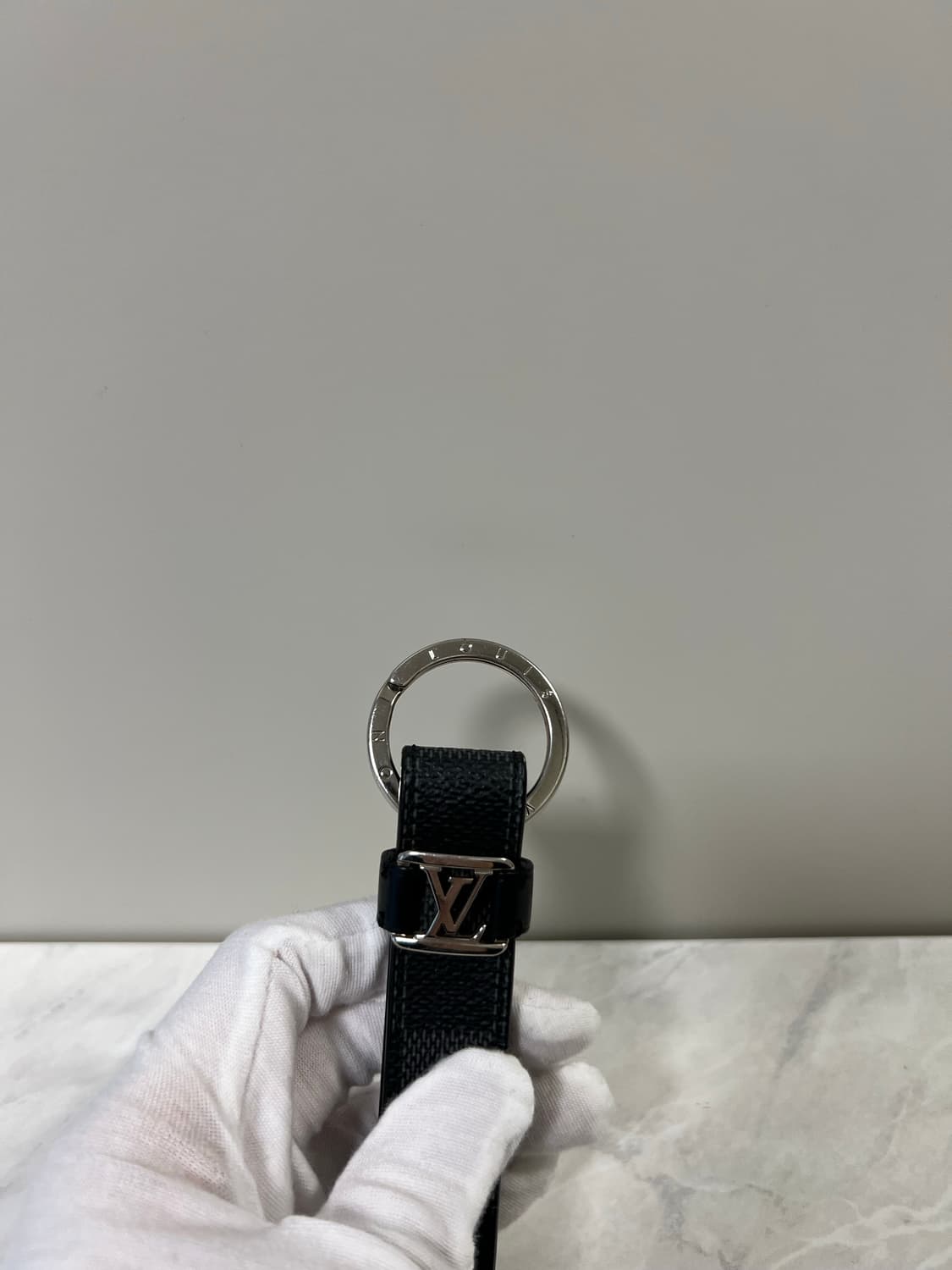 루이비통 LV 드라곤느 키 홀더 M62706 상품이미지4