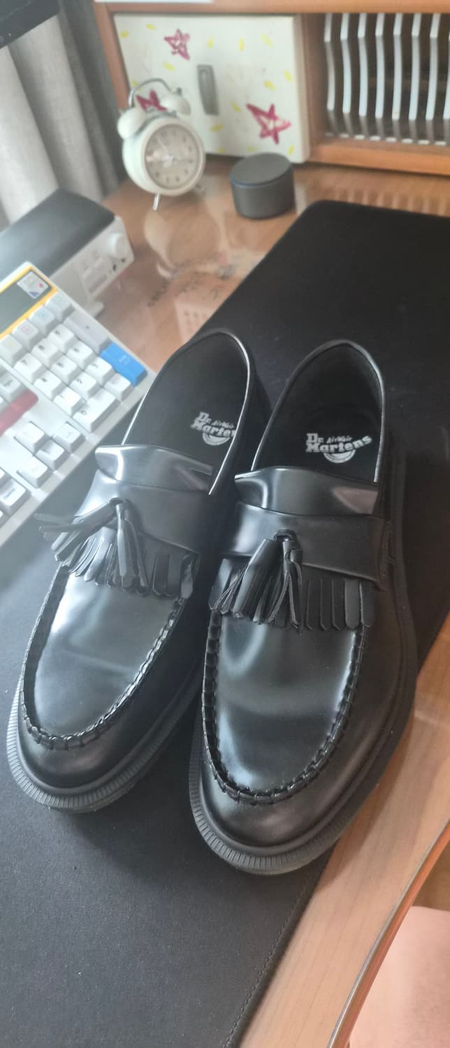미사용 닥터마틴 아드리안 280 uk9 팝니다 상품이미지1