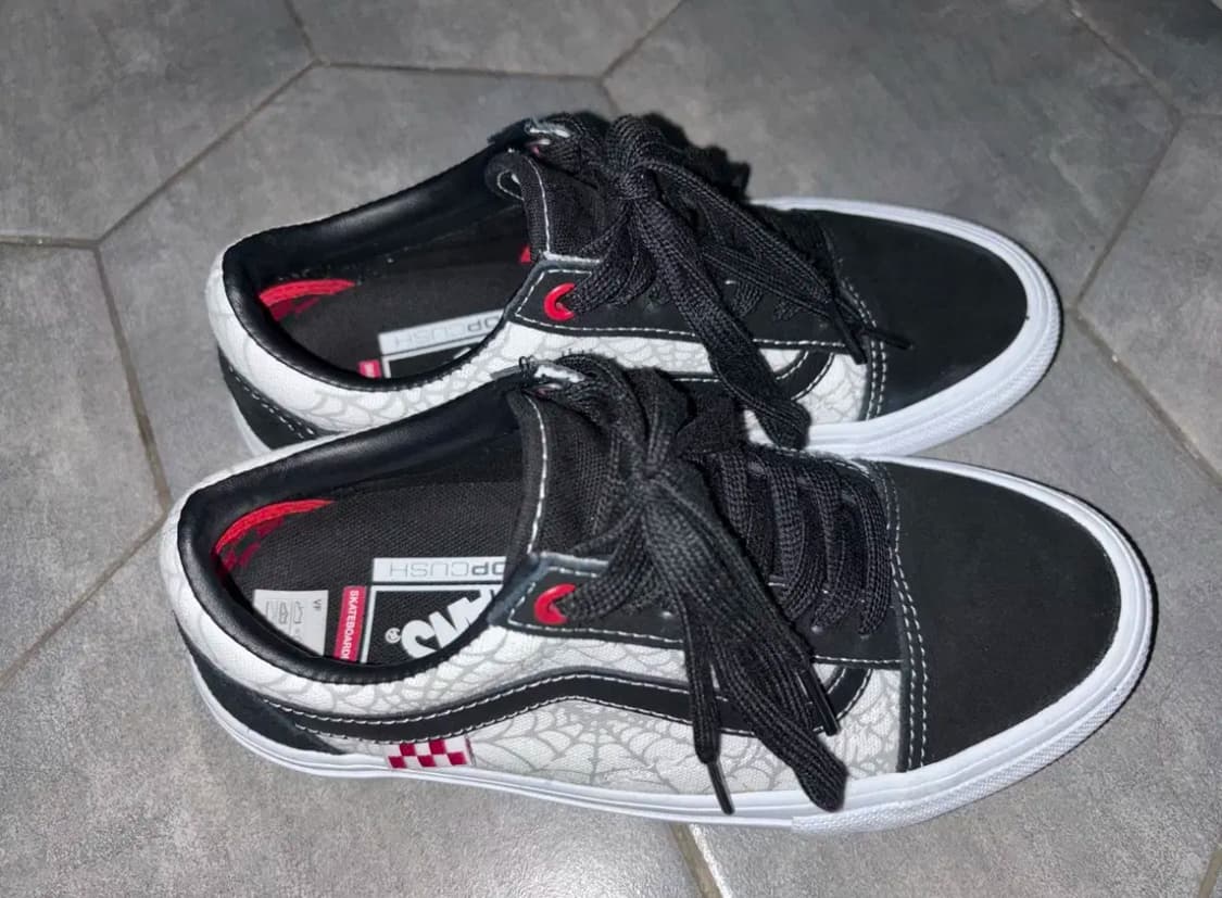 반스vans 스케이트 올드스쿨 블랙위도우 스파이더 블랙 상품이미지2