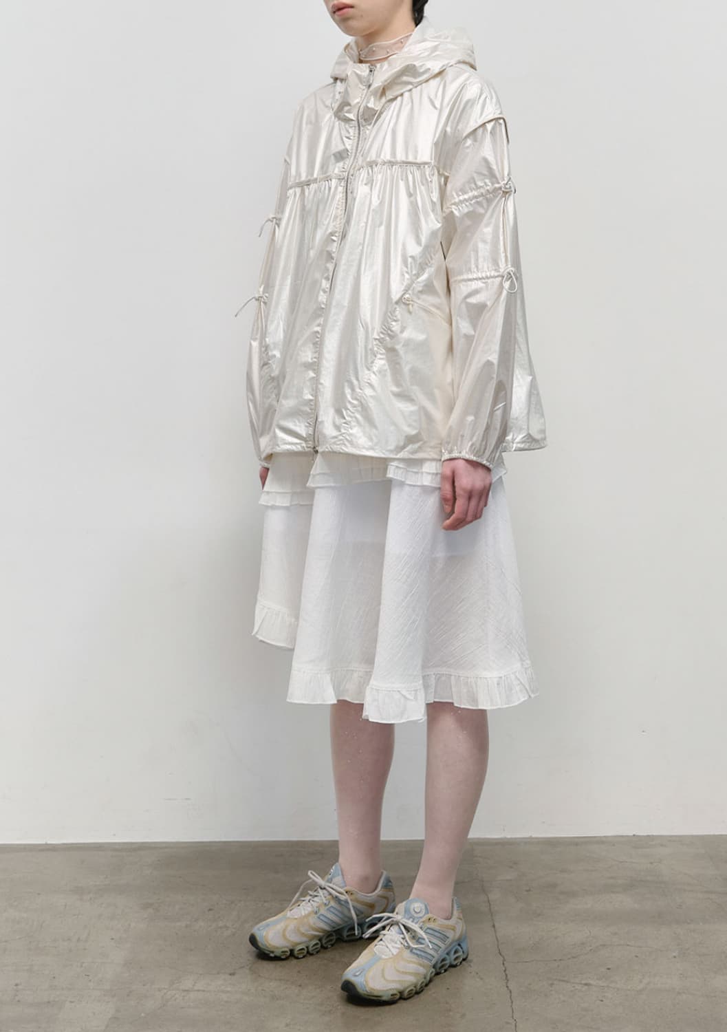 타입서비스 Glossy Shirring Hooded Windbreaker 상품이미지4