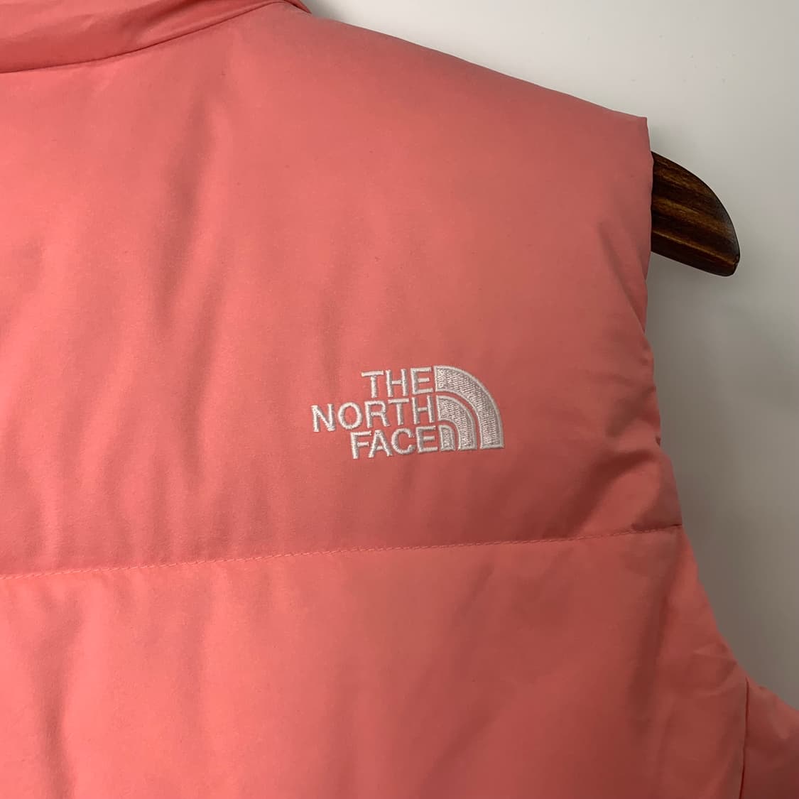 노스페이스 로고 핑크 조끼 패딩 상품이미지6