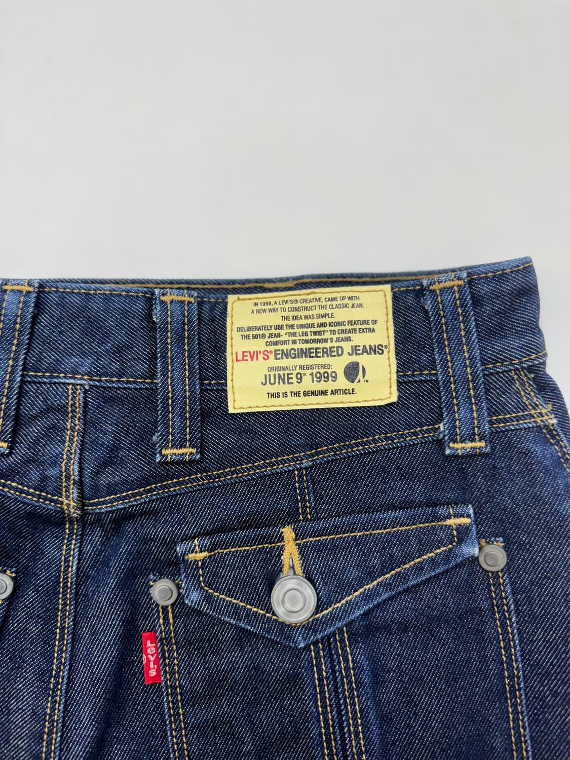 리바이스 엔지니어드진 데님 랩 스커트 상품이미지6