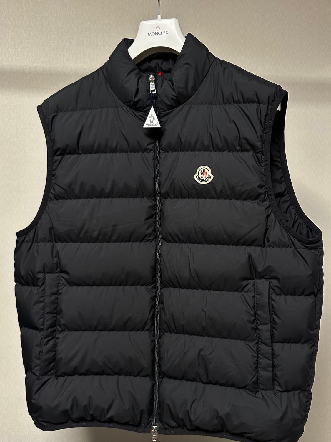 몽클레어 콘트린 다운 베스트 24fw 6(110) 국내판 상품이미지1