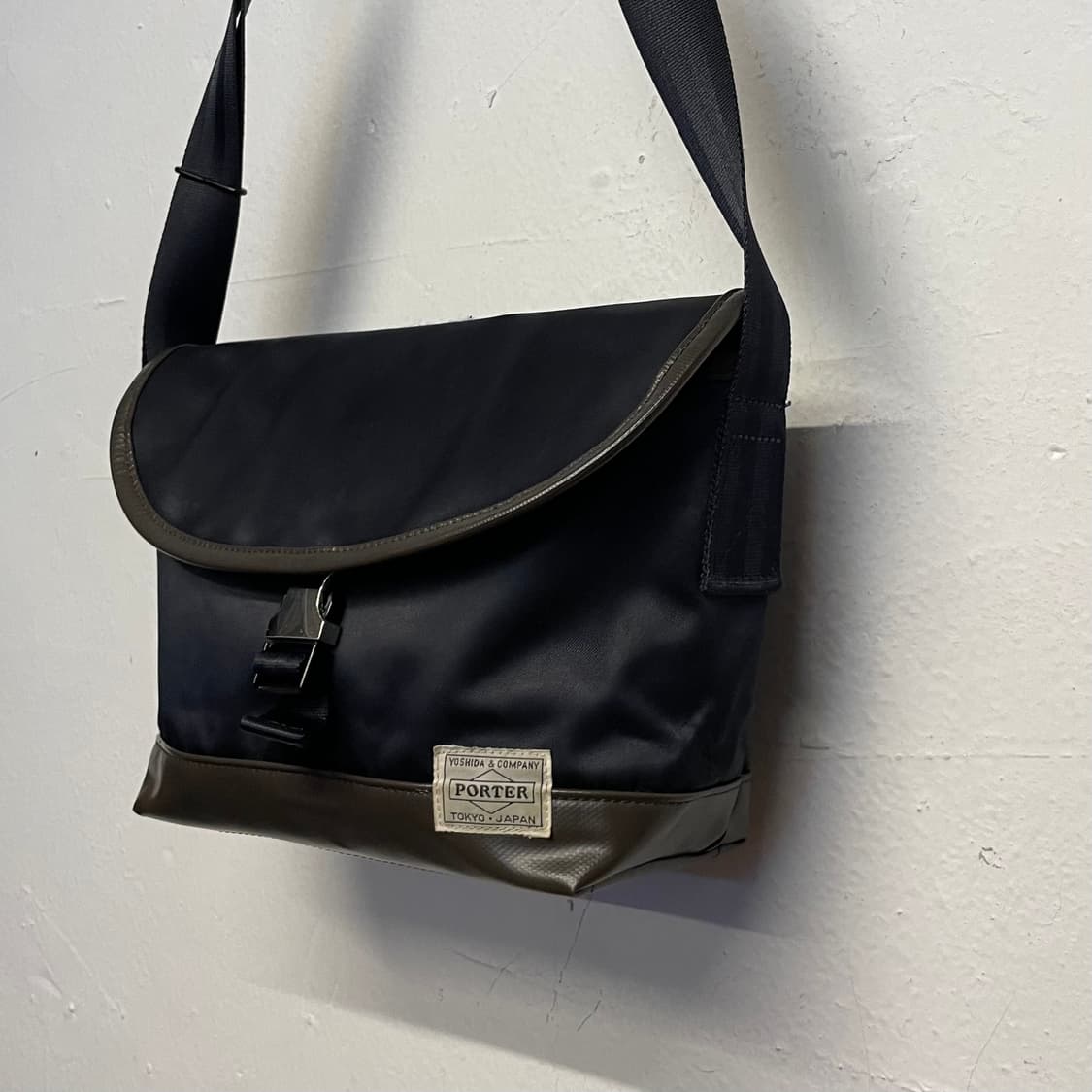 포터 X Sac's bar 네이비 나일론 크로스 백 상품이미지2