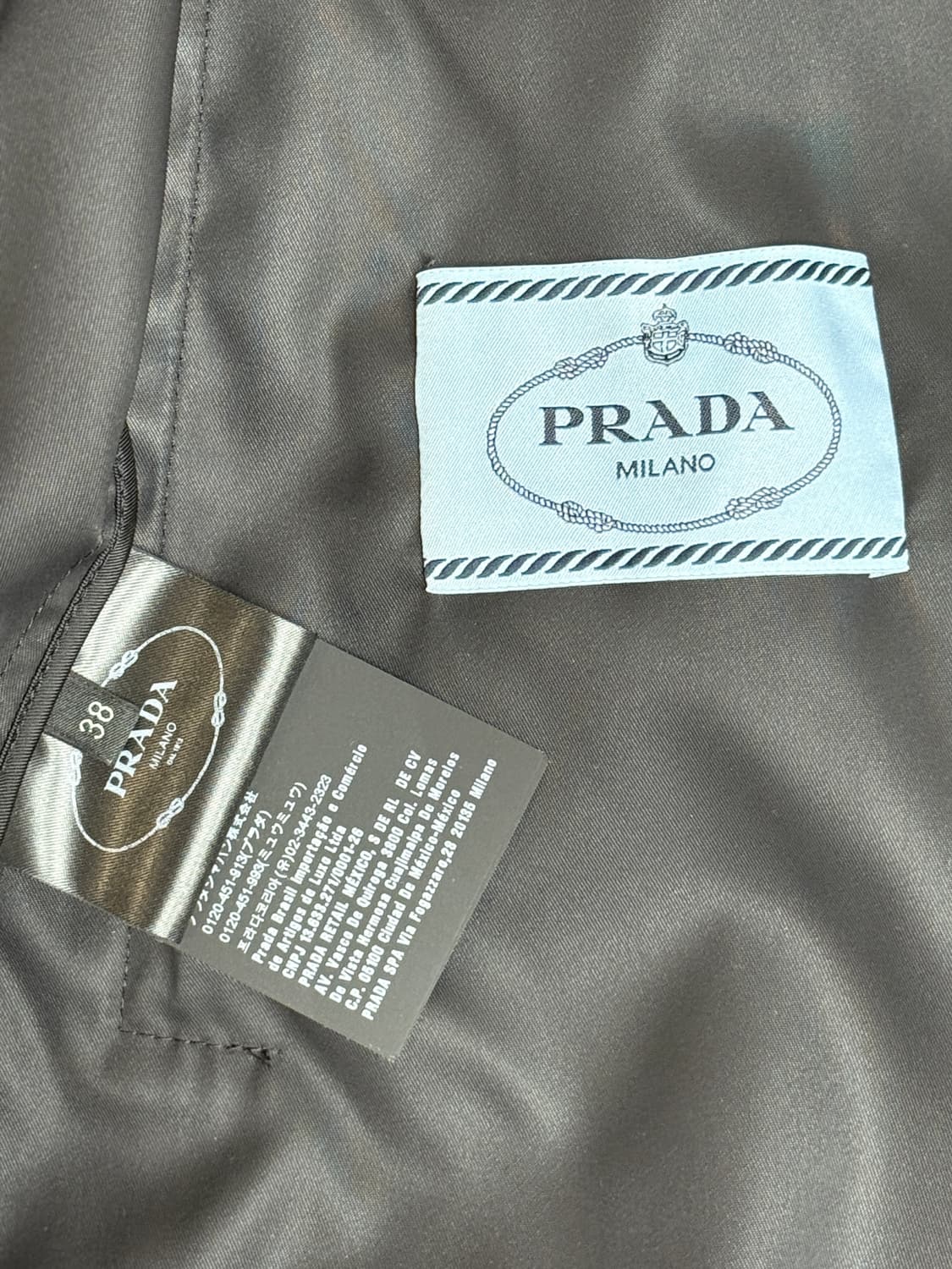 정품) 프라다 벨트백 레이어드 나일론 집업 자켓 상품이미지8