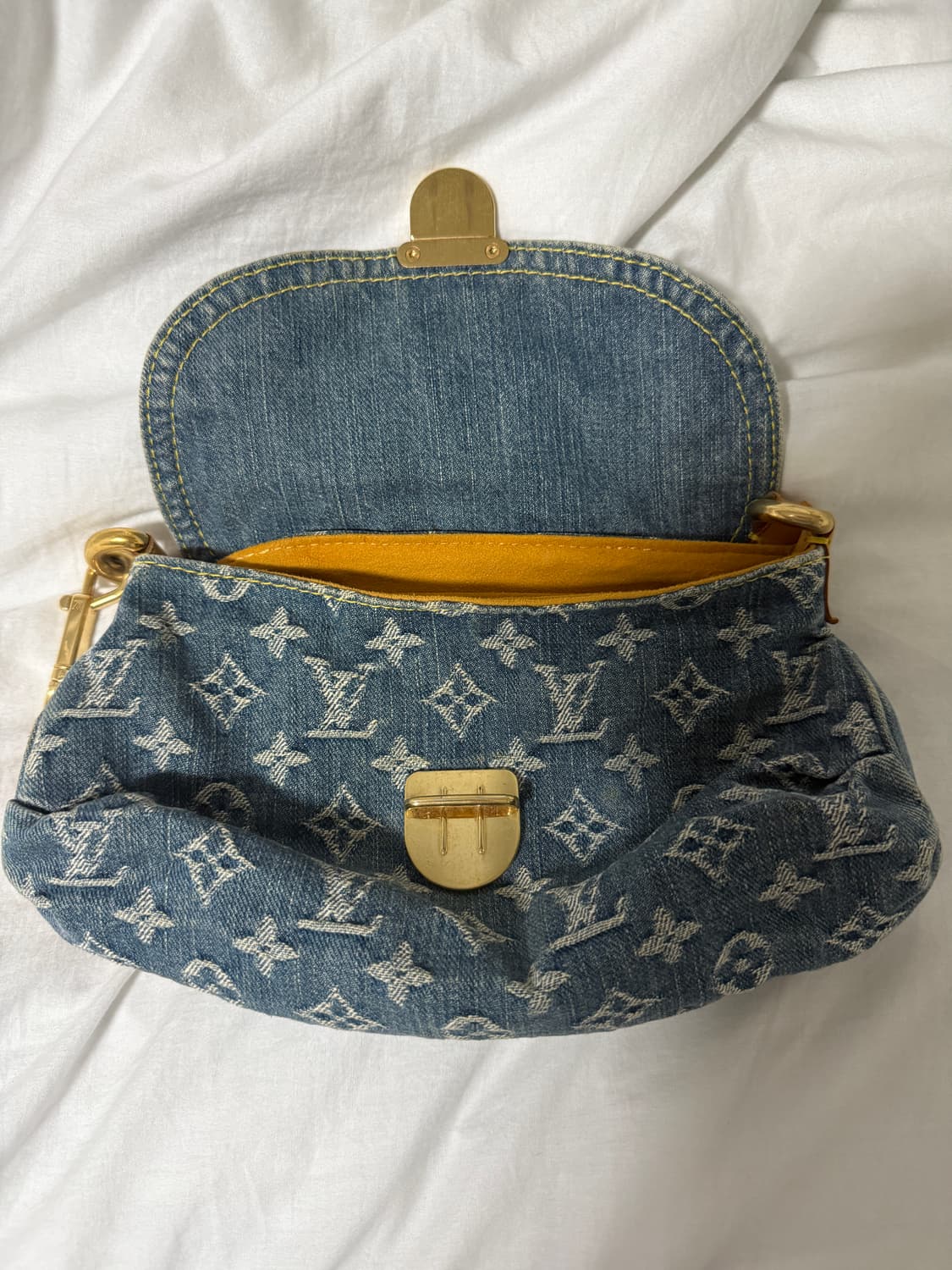 루이비통 데님 프리티 숄더백 상품이미지3
