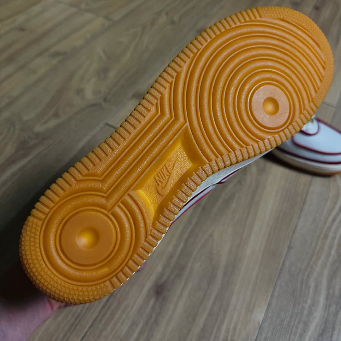 나이키 에어 포스 1 하이 '07 LV8 "세일" 블러드라인 레드 상품이미지8